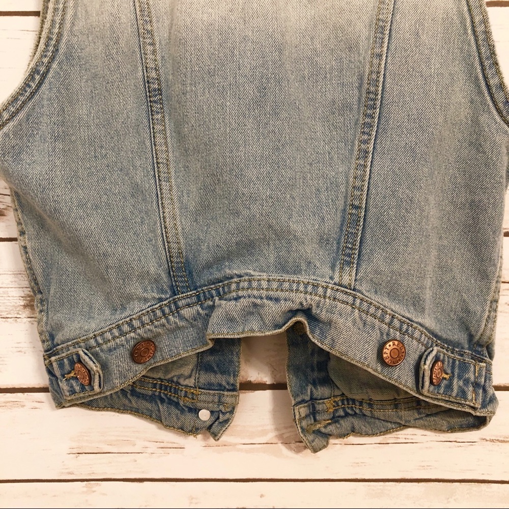H&M Divide // Jean Vest - Picture 4 of 4